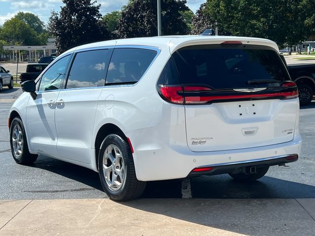 Used 2024 Chrysler Pacifica Limited w/ Uconnect Theater Family Group AWD/4WD image 13