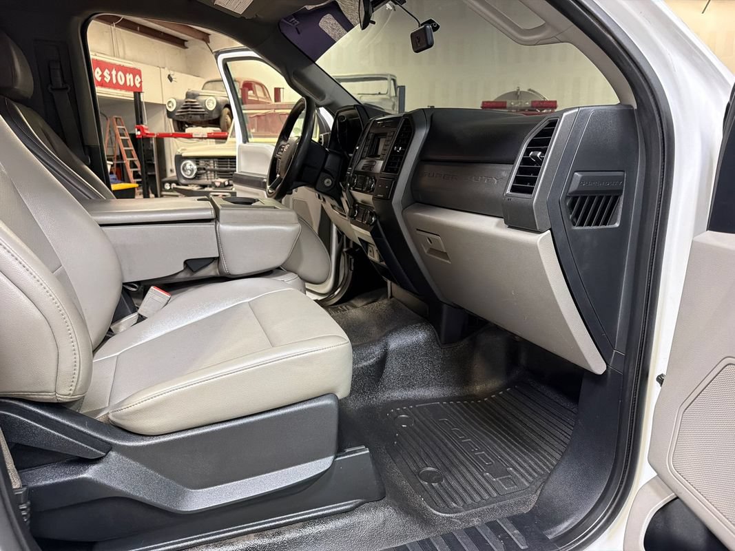 Used 2019 Ford F550 2WD Regular Cab Super Duty image 29