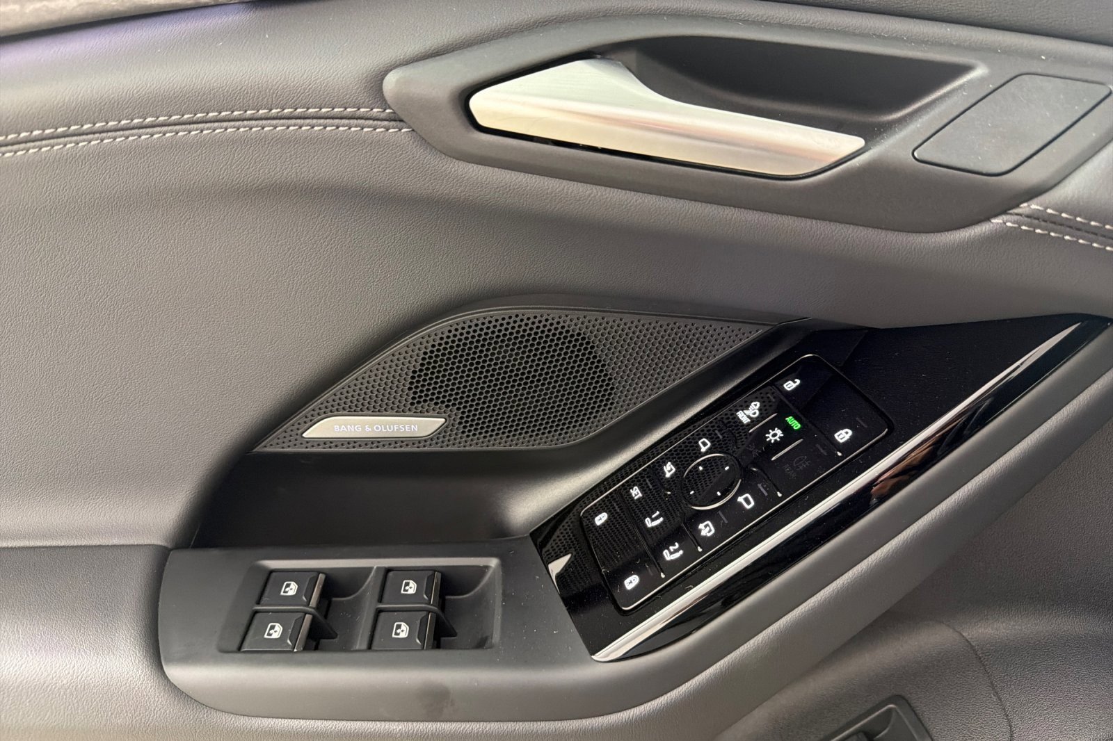 Certified 2025 Audi A6 e-tron Premium Plus w/ Premium Plus image 10