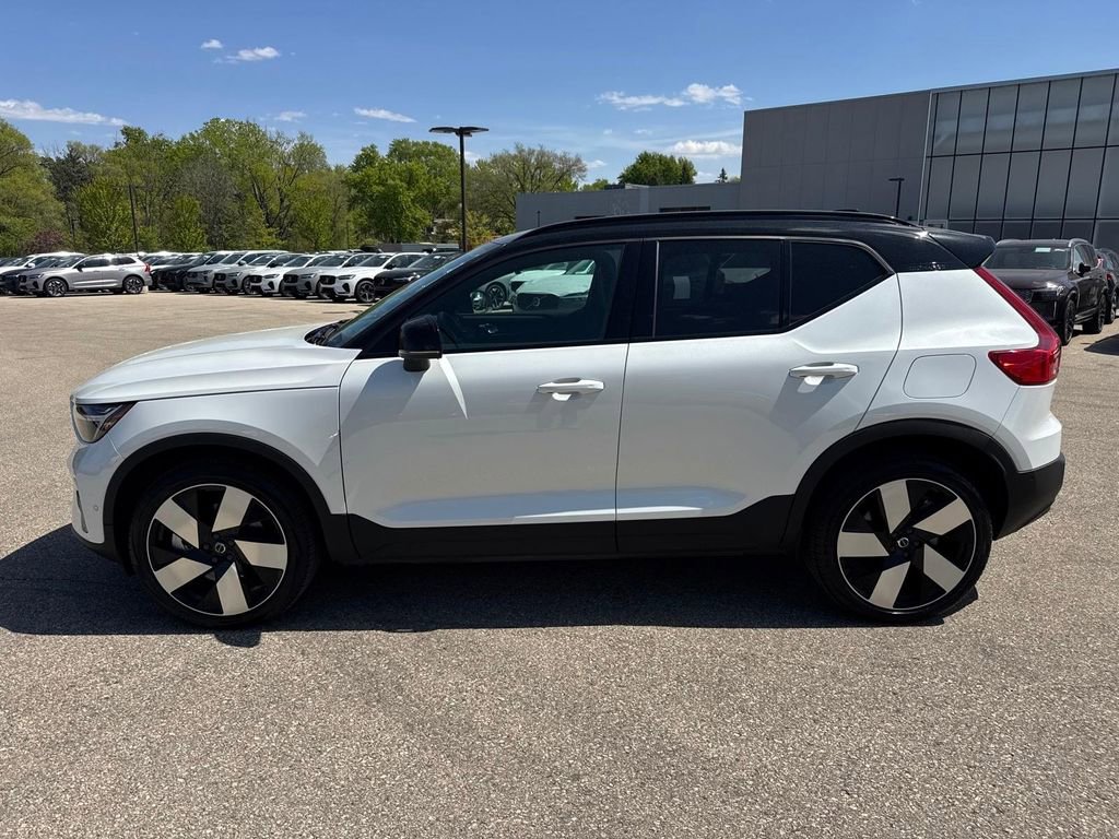 Certified 2023 Volvo XC40 Recharge Plus AWD/4WD image 2