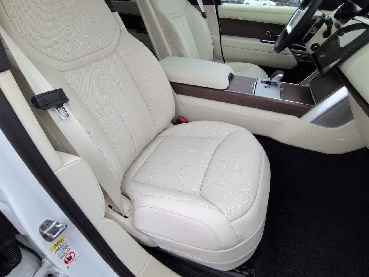 New 2026 Land Rover Range Rover SE image 23
