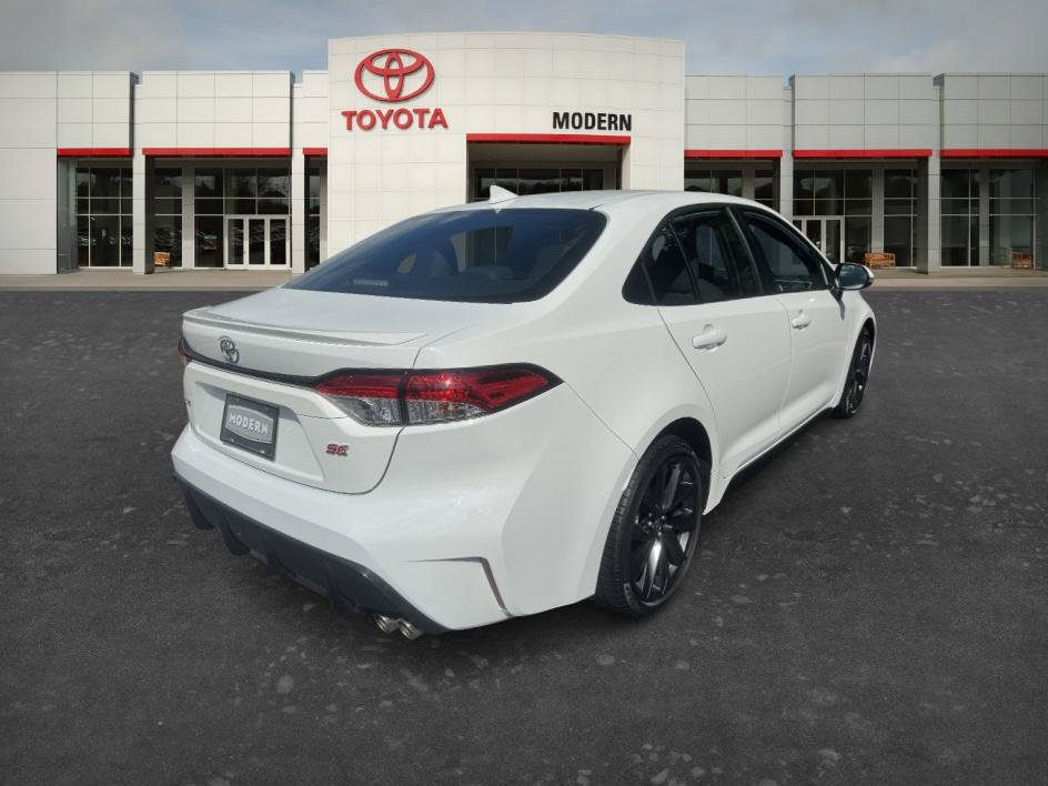 Certified 2025 Toyota Corolla SE FWD image 4