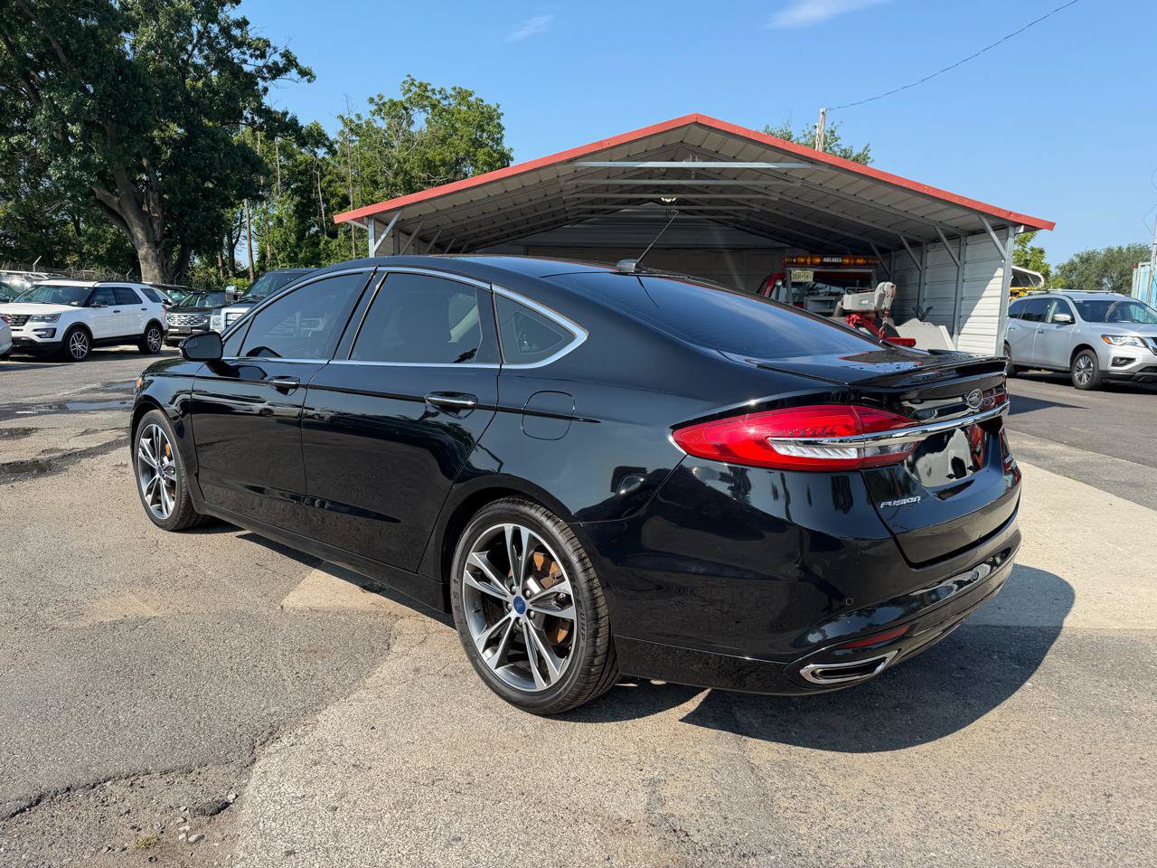 Used 2017 Ford Fusion Titanium FWD image 8