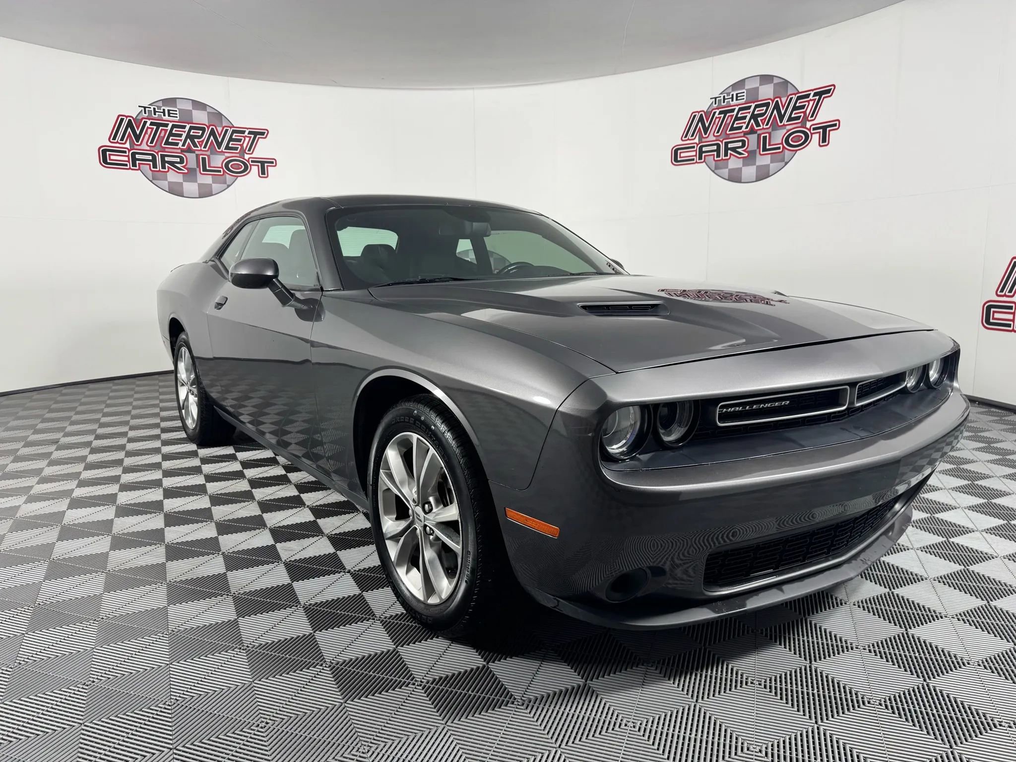 Used 2021 Dodge Challenger SXT image 9