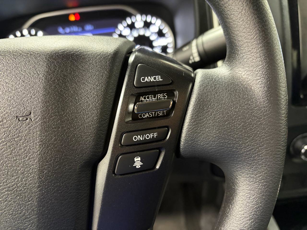 Used 2022 Nissan Frontier SV w/ Technology Package AWD/4WD image 32