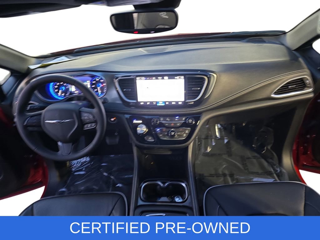 Used 2025 Chrysler Pacifica Limited image 9