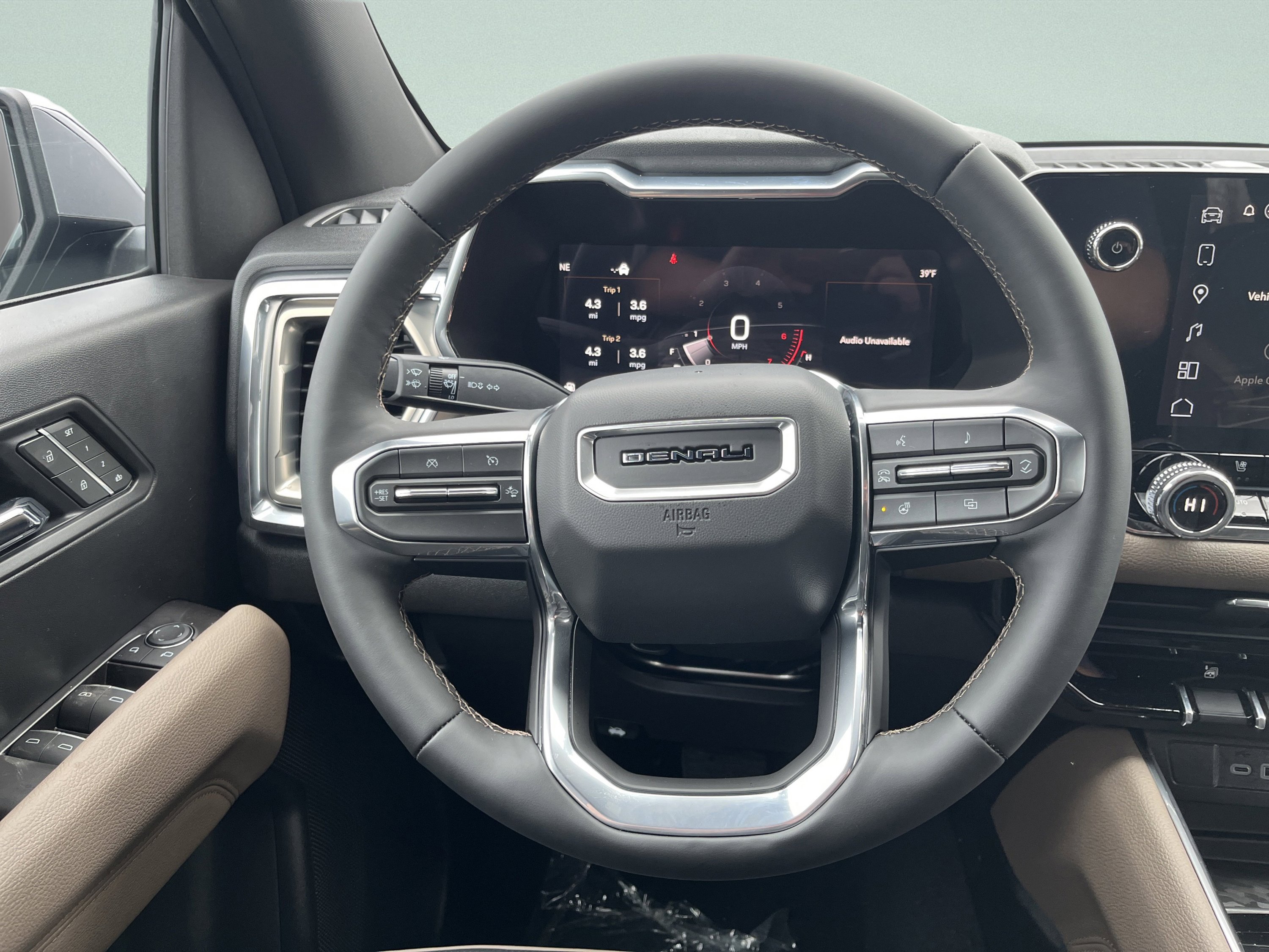 New 2026 GMC Canyon Denali w/ LPO, Denali Black Edition image 24