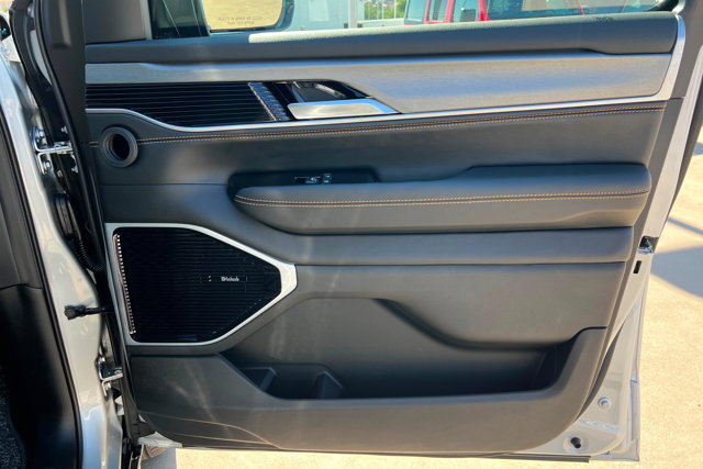 New 2026 Jeep Grand Wagoneer 4WD image 24