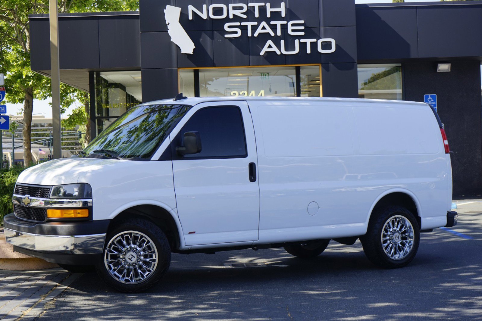 Used 2021 Chevrolet Express 2500 w/ Driver Convenience Package image 1