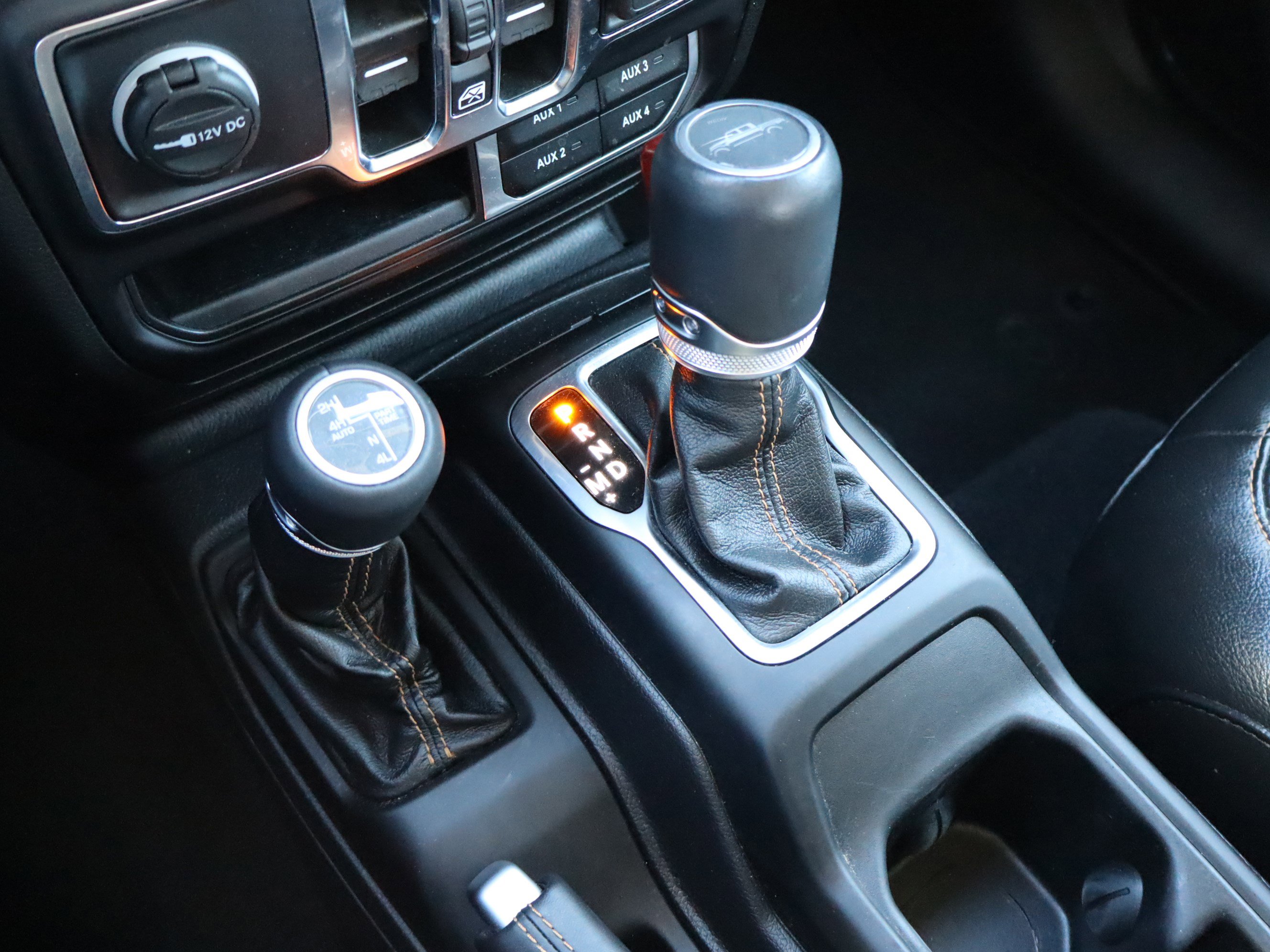 Used 2022 Jeep Gladiator Overland image 32