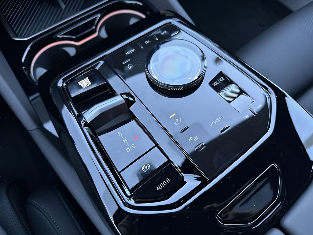 New 2026 BMW 530i w/ Premium Package RWD image 24
