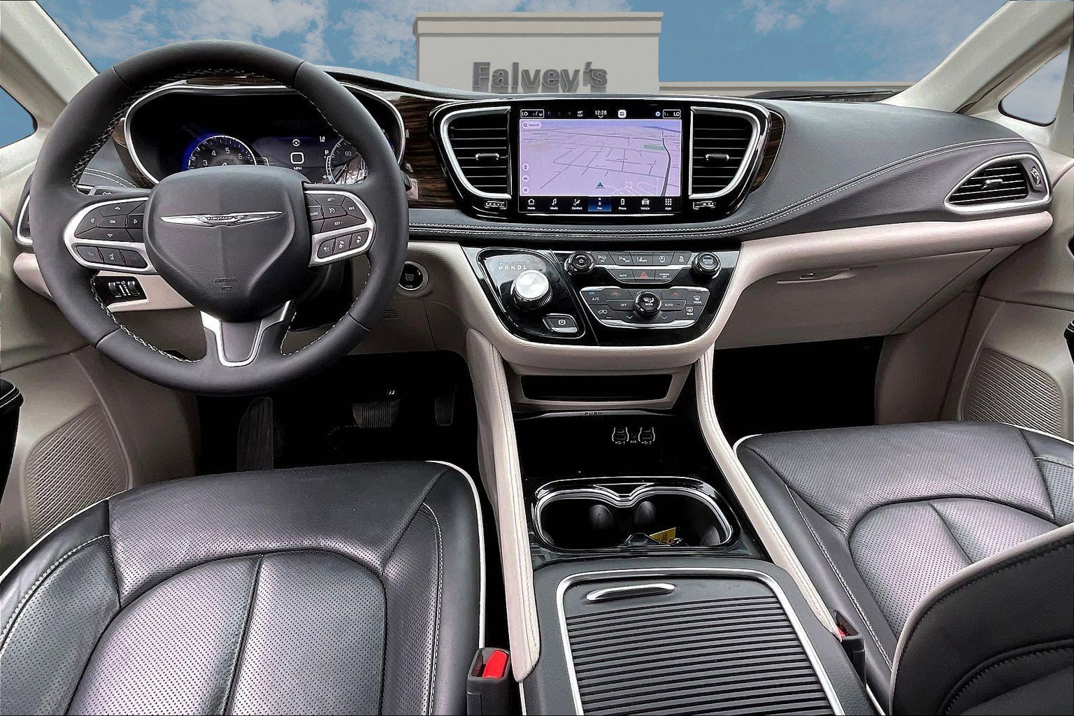 Used 2024 Chrysler Pacifica Limited image 15