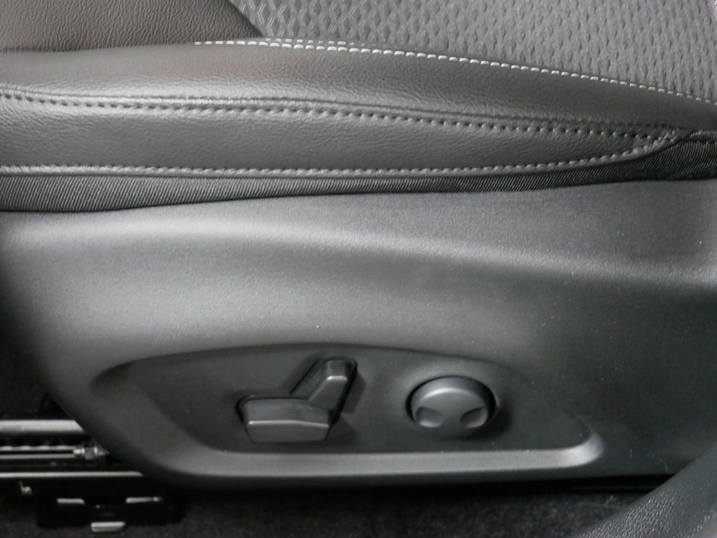 Used 2024 Jeep Compass Latitude w/ Convenience Group image 26