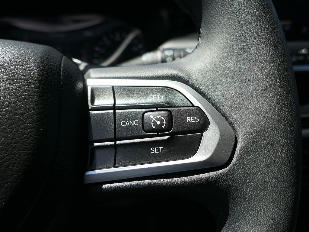 Used 2022 Jeep Compass Latitude FWD image 14