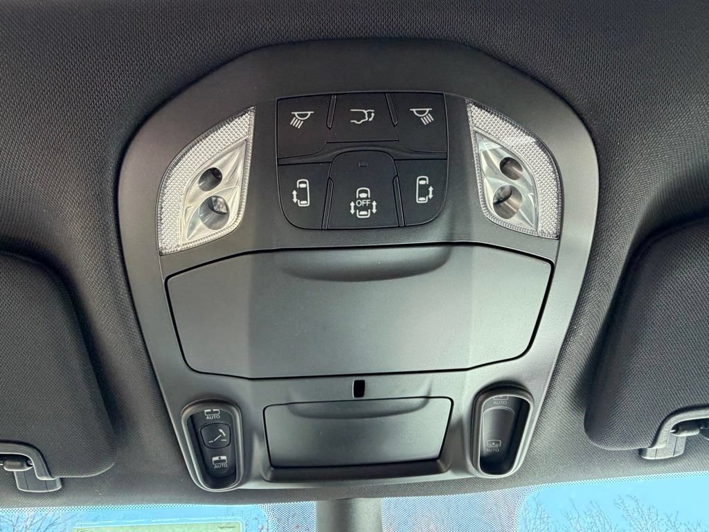 New 2026 Chrysler Pacifica Select FWD image 28