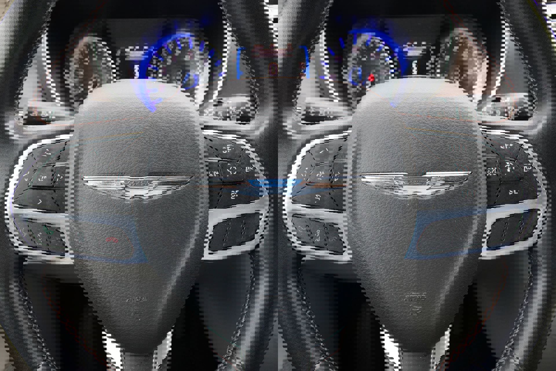 Used 2017 Chrysler Pacifica Touring-L image 29