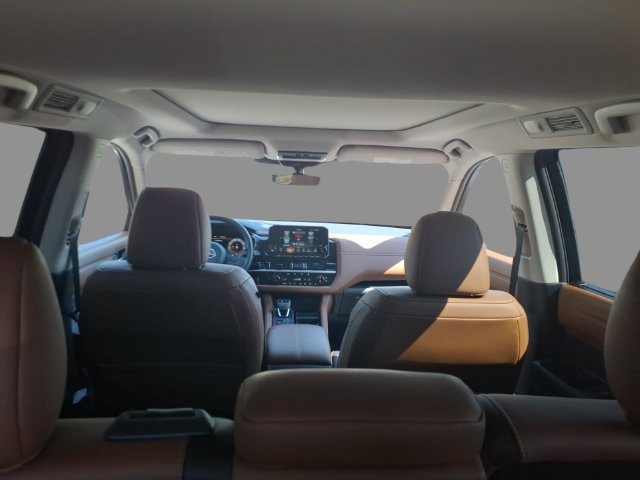 Certified 2025 Nissan Pathfinder Platinum w/ Cargo Package AWD/4WD image 10