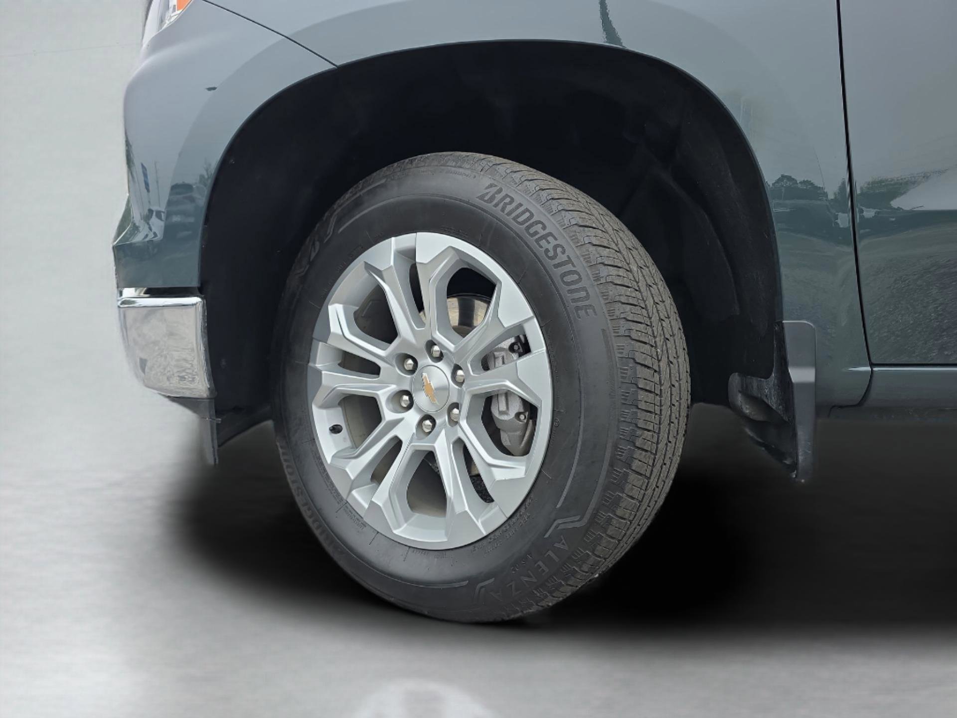 Used 2025 Chevrolet Silverado 1500 LTZ image 35