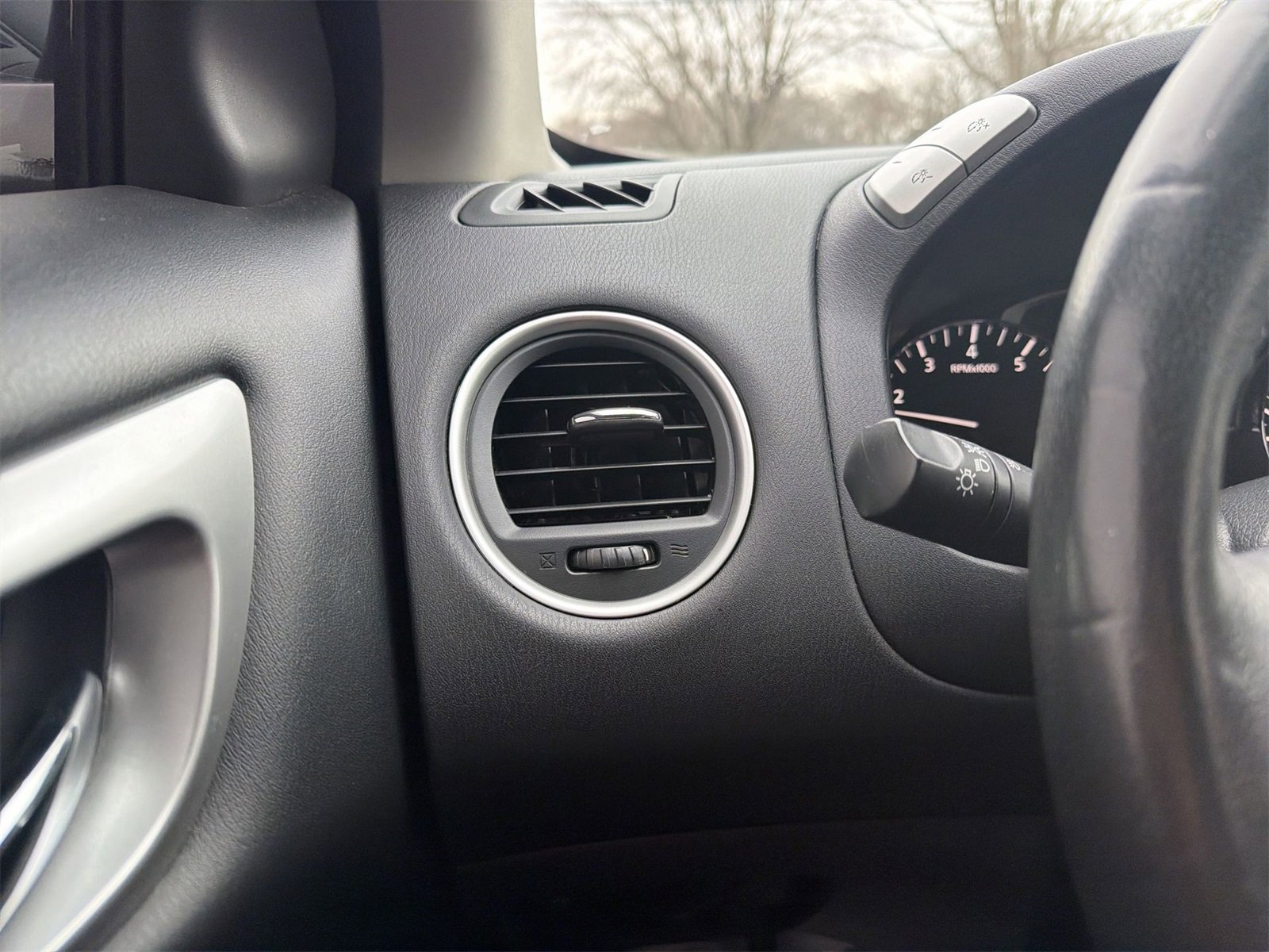 Used 2018 Nissan Pathfinder SV w/ Cargo Package image 18