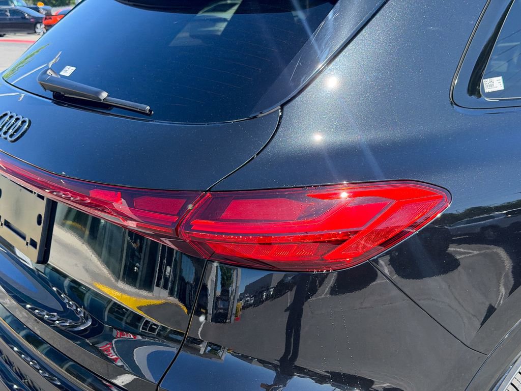 New 2025 Audi SQ5 Prestige image 7