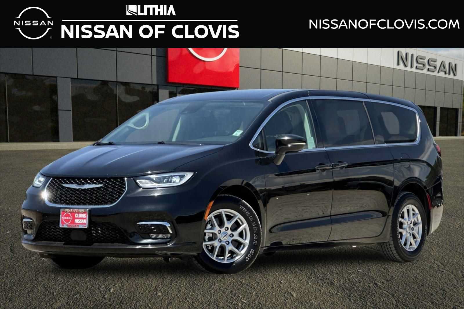 Used 2024 Chrysler Pacifica Touring-L FWD video 1