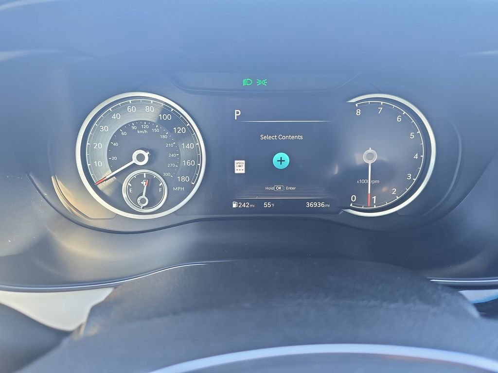 Used 2025 Genesis G70 2.5T RWD image 19