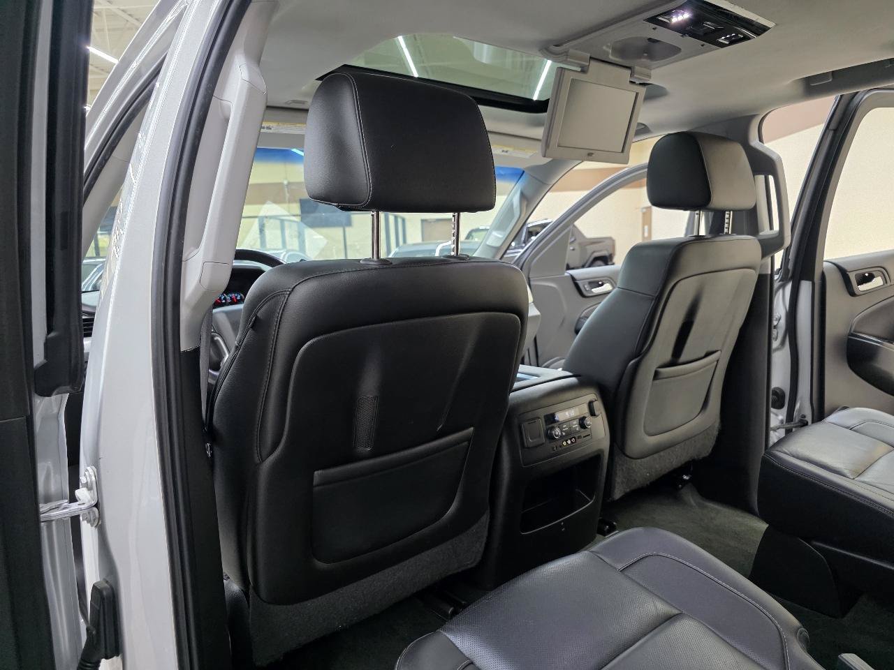 Used 2015 Chevrolet Tahoe LTZ RWD image 27