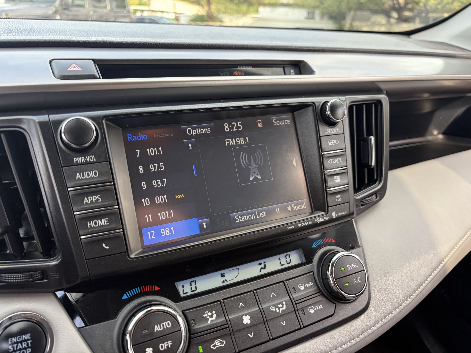 Used 2016 Toyota RAV4 Limited AWD/4WD image 24