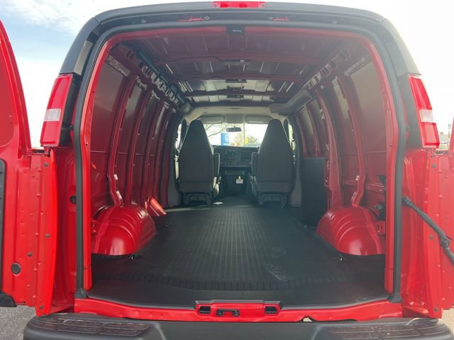 New 2025 Chevrolet Express 3500 w/ Driver Convenience Package image 6