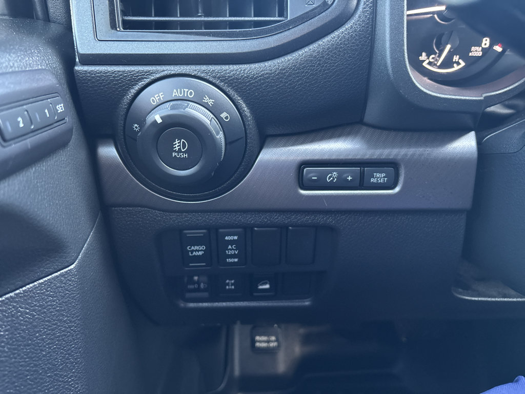 Used 2020 Nissan Titan PRO-4X w/ Pro-4x Convenience Package AWD/4WD image 22