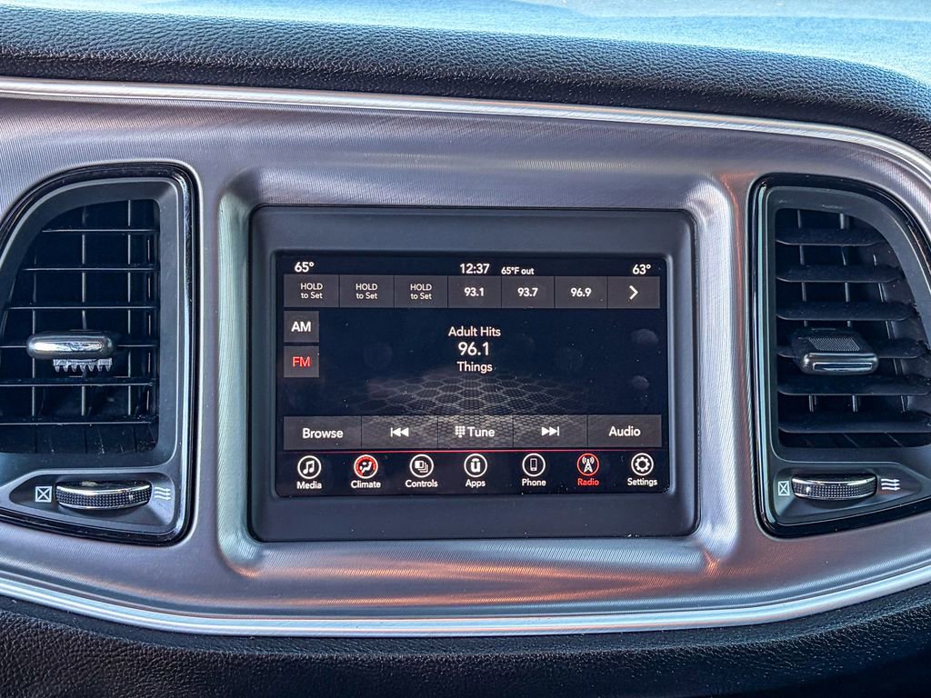 Used 2021 Dodge Challenger SXT image 15