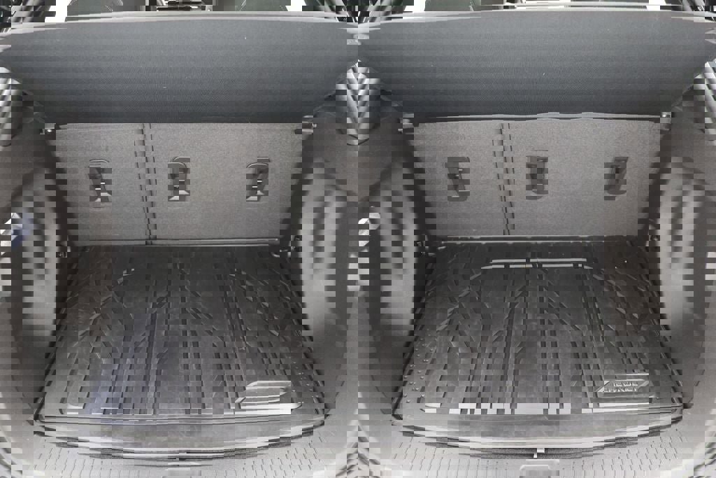 Used 2023 Chevrolet Bolt EUV LT w/ Comfort Package image 26