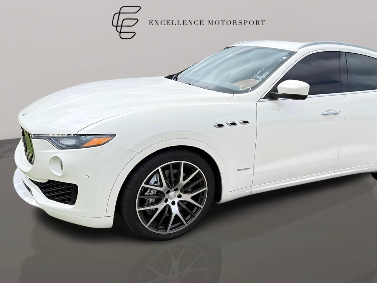 Used 2018 Maserati Levante S GranLusso image 3
