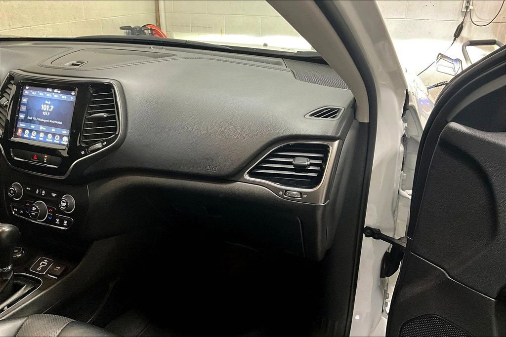 Used 2022 Jeep Cherokee Limited image 26