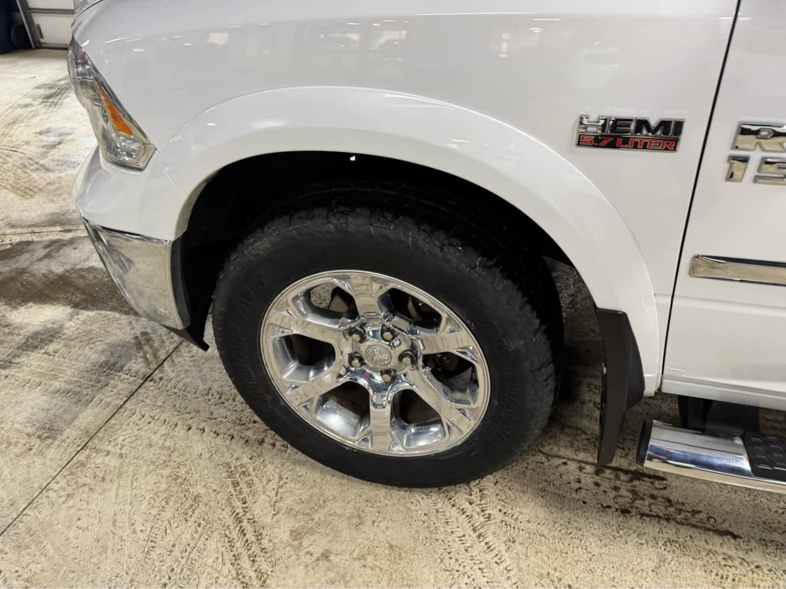 Used 2017 RAM 1500 Laramie w/ Convenience Group image 10