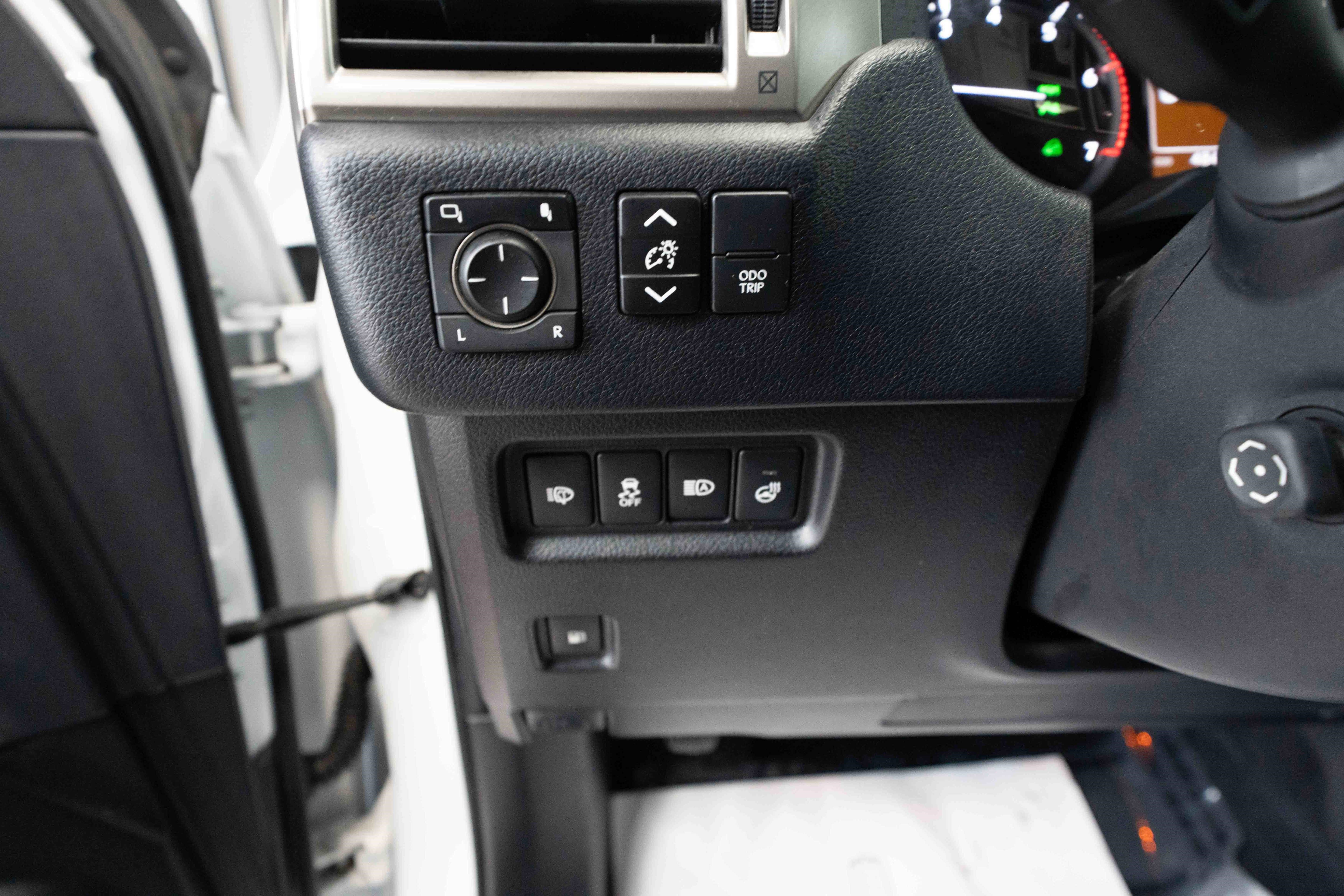 Used 2021 Lexus GX 460 Premium w/ Premium Package image 11