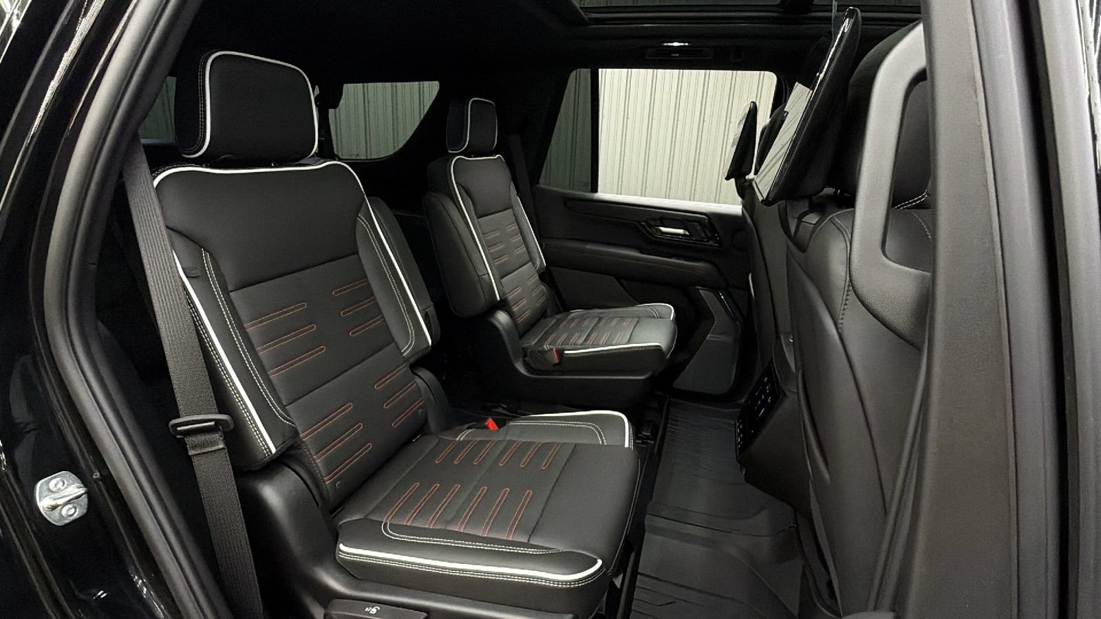 Used 2026 GMC Yukon AT4 Ultimate w/ LPO, Floor Liner Package AWD/4WD image 41