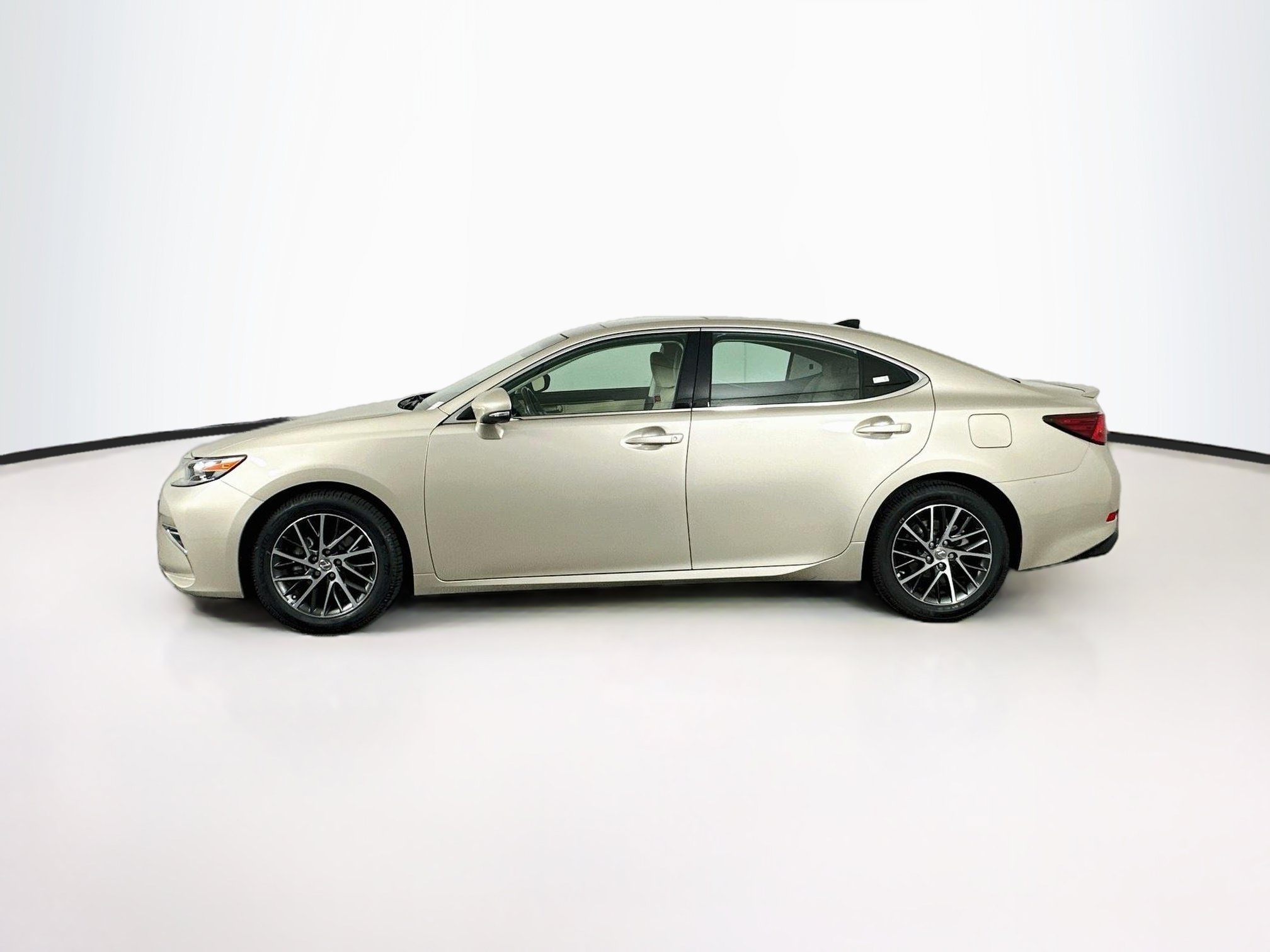 Used 2017 Lexus ES 350 w/ Navigation System Package FWD image 4