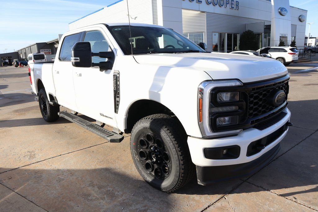 New 2026 Ford F250 Lariat w/ Black Appearance Package