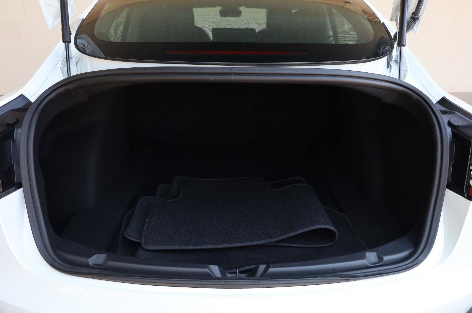 Used 2018 Tesla Model 3 Mid Range RWD image 11