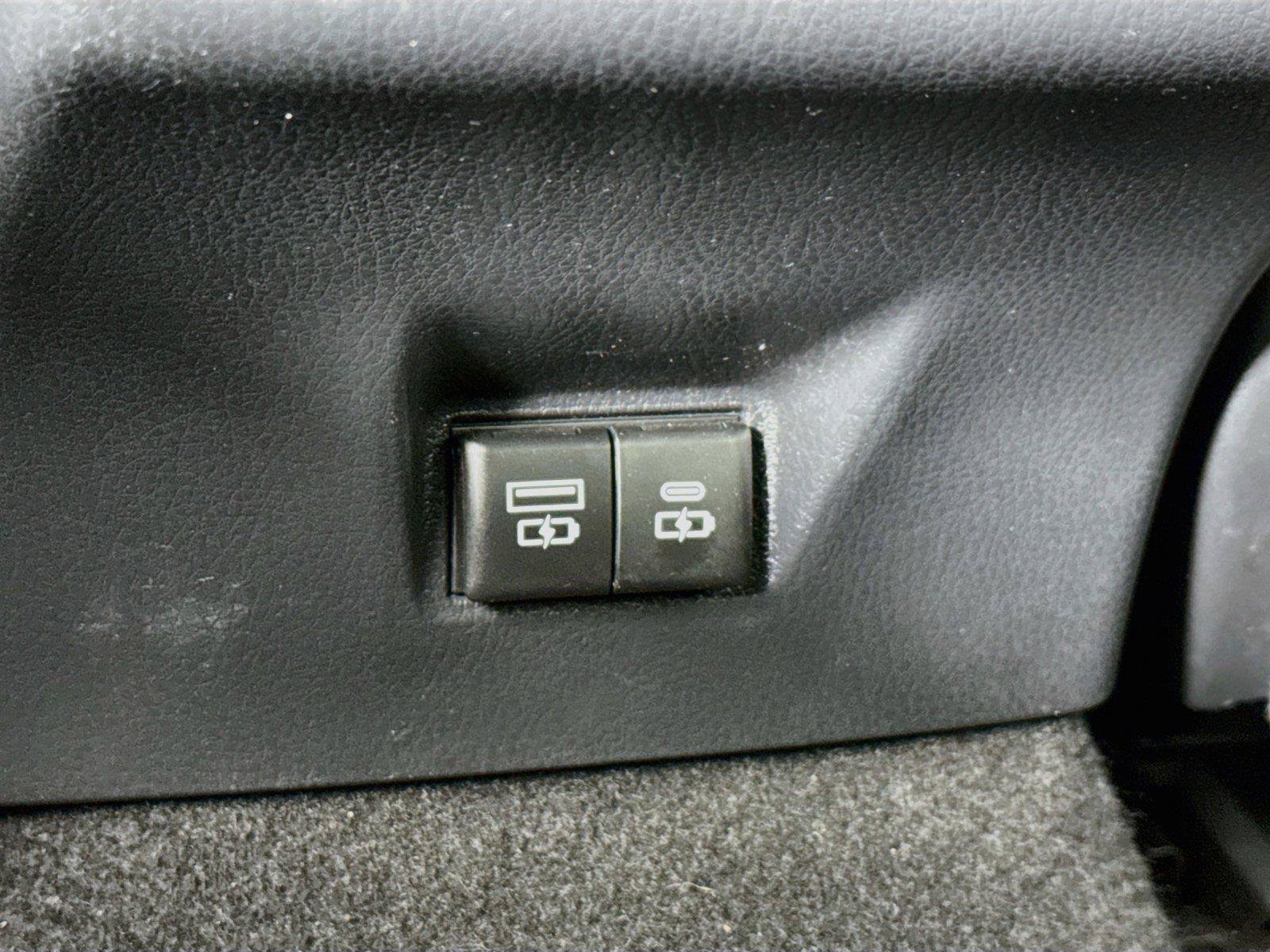 Used 2025 Toyota Camry LE FWD image 37