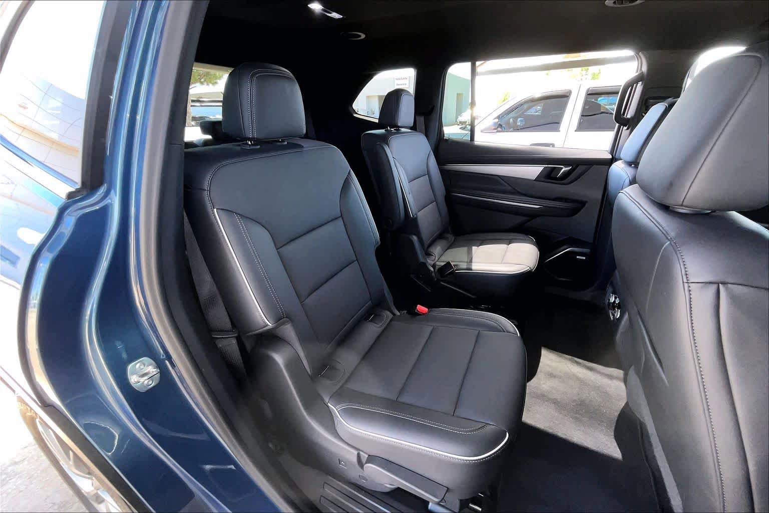 Used 2025 Buick Enclave Preferred w/ Power Package FWD image 20