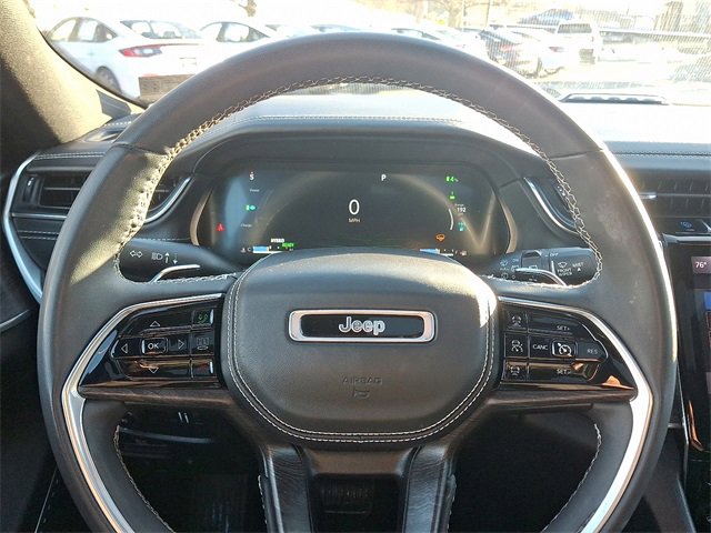 Used 2022 Jeep Grand Cherokee Overland w/ Luxury Tech Group IV image 21