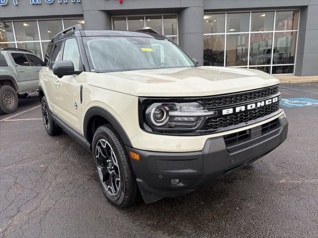 Certified 2025 Ford Bronco Sport Outer Banks w/ Outer Banks Tech Package+ image 3