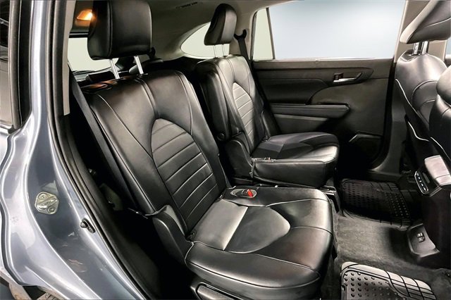 Used 2022 Toyota Highlander XLE image 26