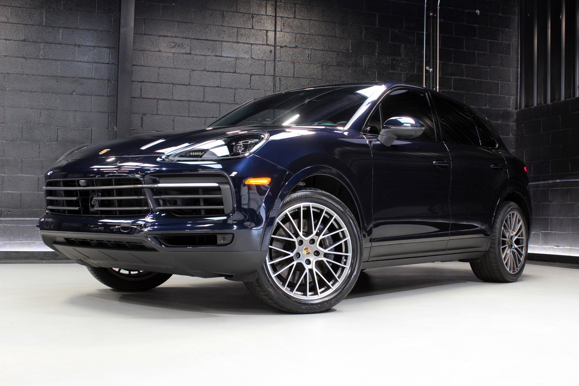Used 2023 Porsche Cayenne Platinum Edition image 83