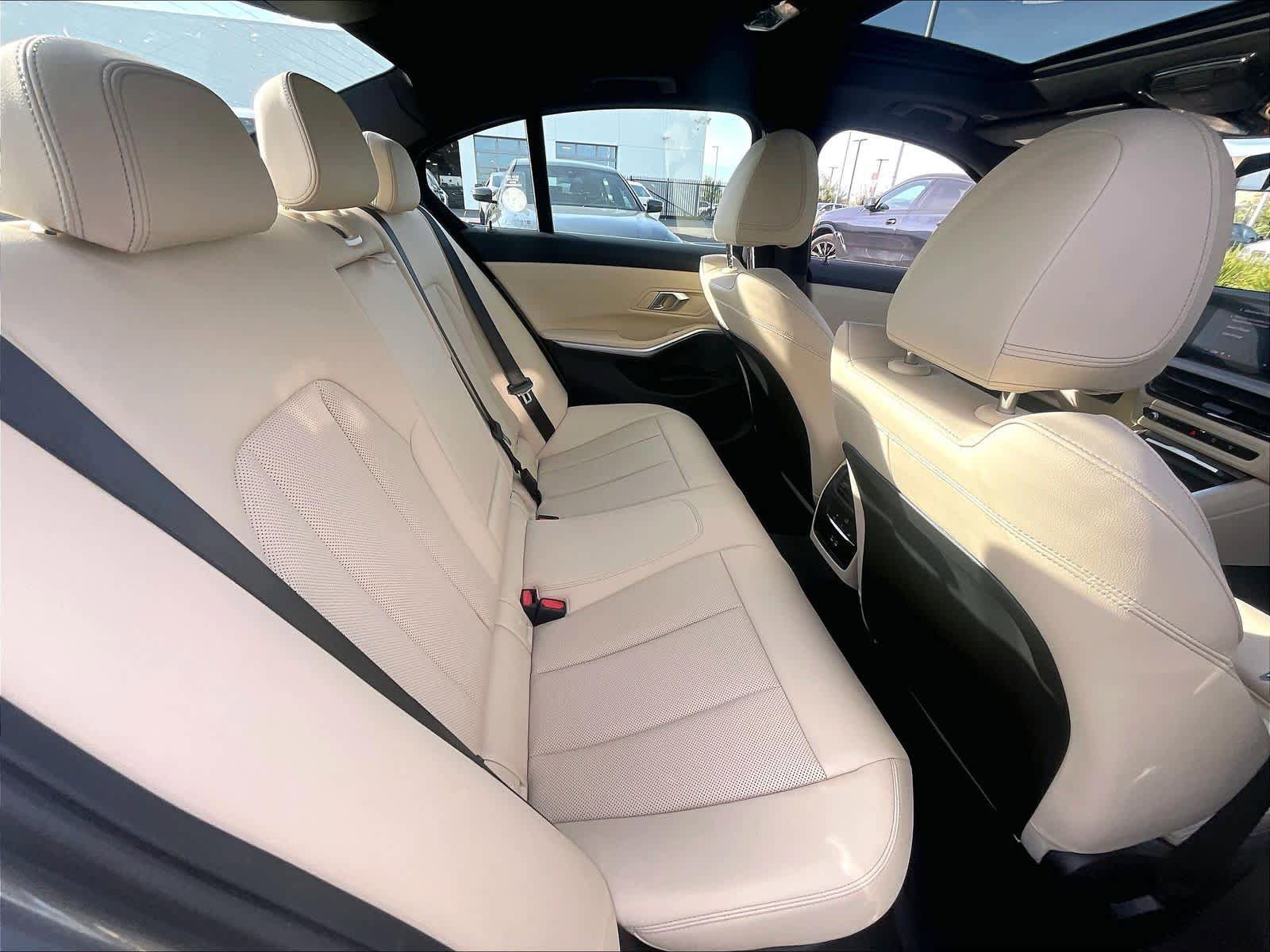 Certified 2025 BMW 330i Sedan w/ Convenience Package image 29