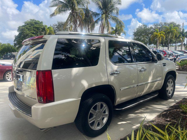 Used 2013 Cadillac Escalade 2WD image 8