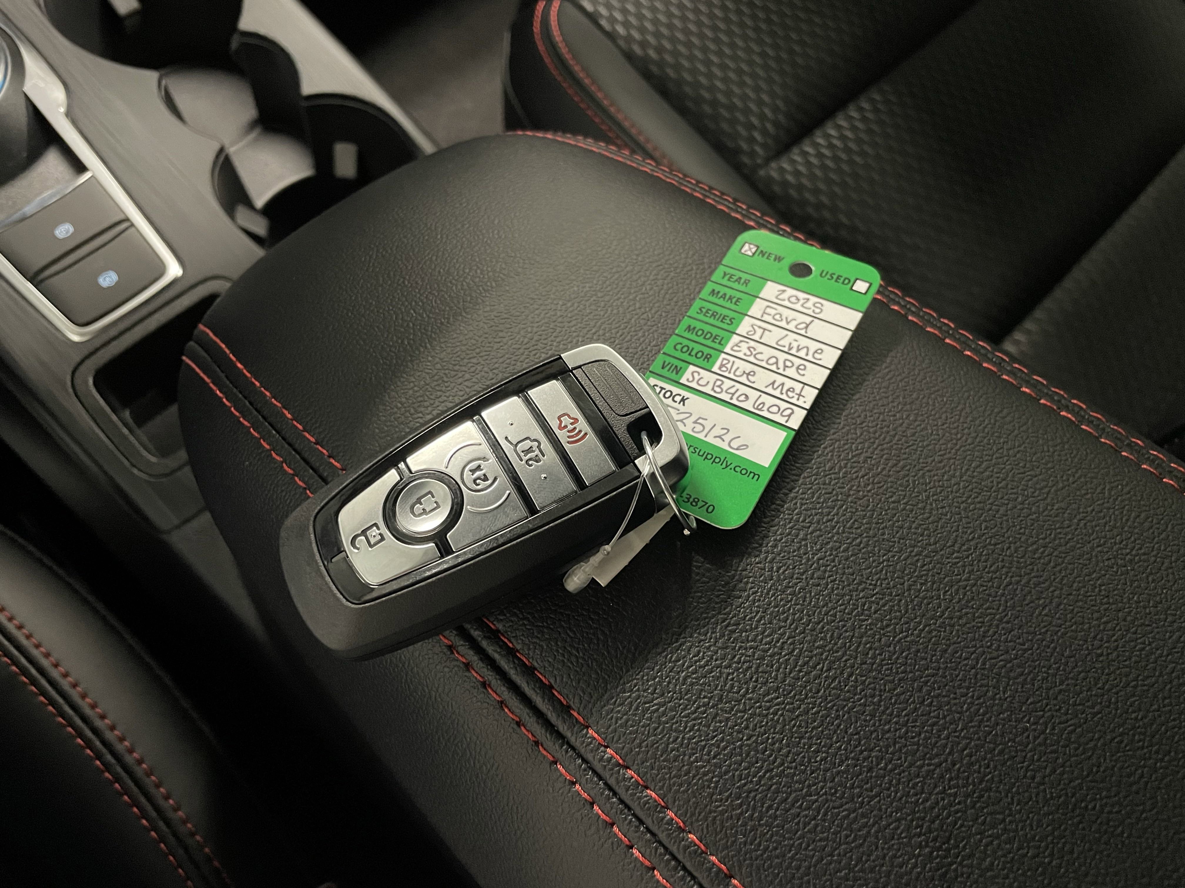 New 2025 Ford Escape ST-Line Elite w/ Tech Pack #1 image 16