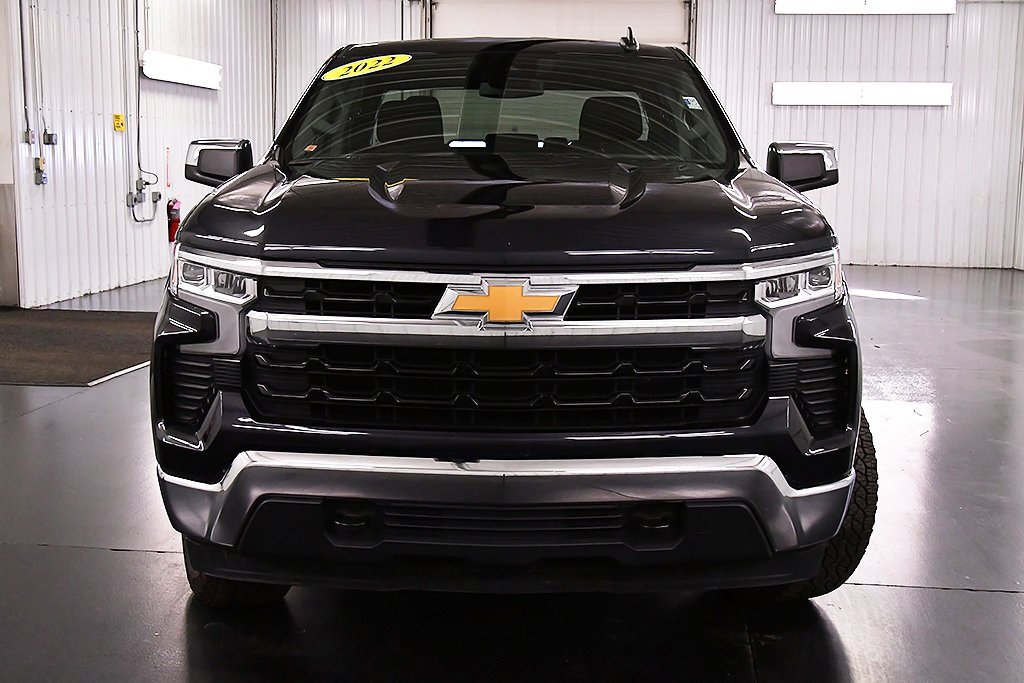 Used 2022 Chevrolet Silverado 1500 LT image 2
